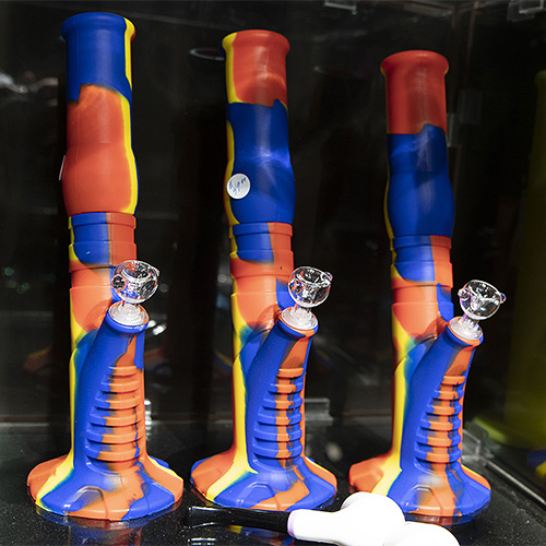 The Silver Daisy - Silicone Bongs